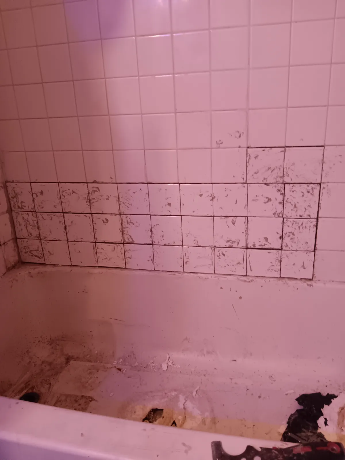 Tub and tile refresh, before